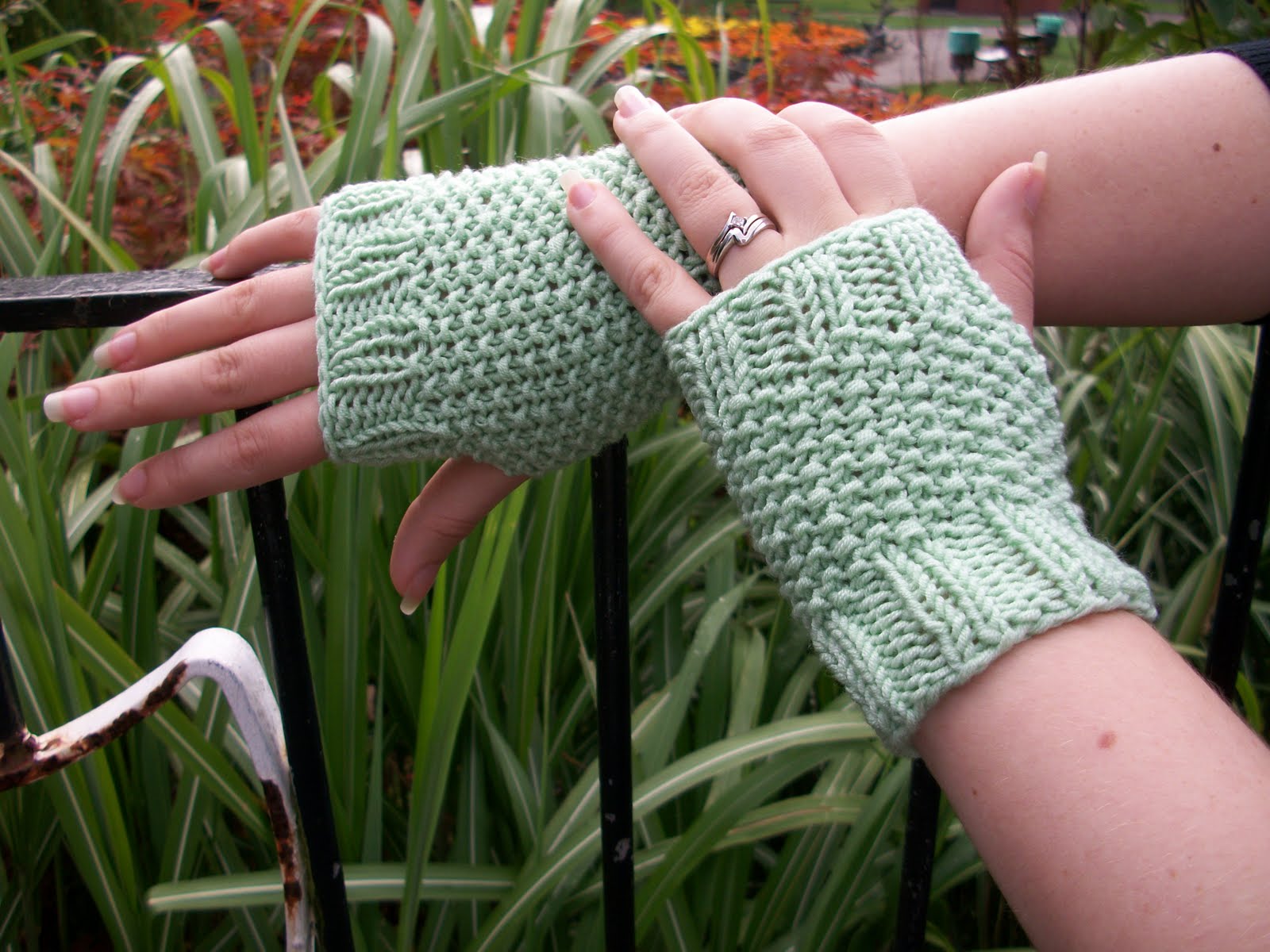 Finished Cosy Fingerless Mitts — free knitting pattern