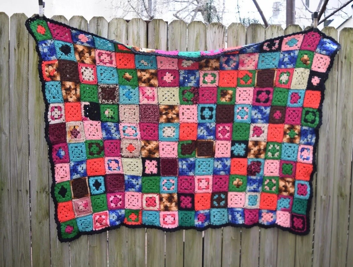 Finished Granny Square Patchwork Blanket — free crochet pattern